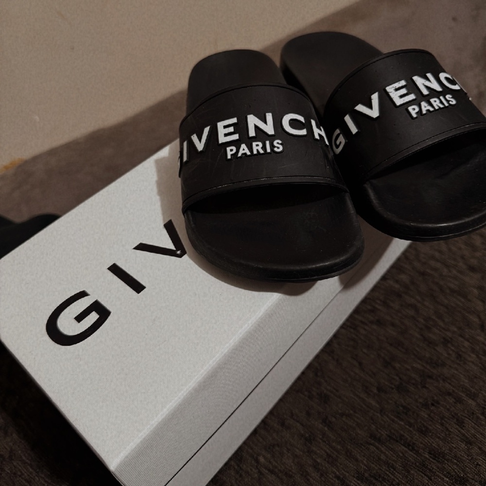 Givenchy slide